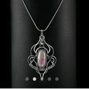 Meet your Posher, Adrianne